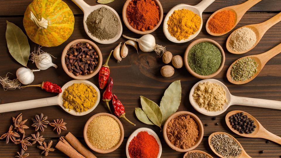 13 Best Spices That Help in Weight Loss & Boost Metabolism